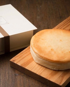 〈十勝野フロマージュ〉北海道中札内産 カマンベールチーズケーキ